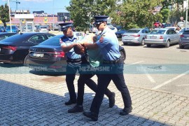 Pred tužiocem osumnjičeni za teško ubistvo brata u Prnjavoru (VIDEO)