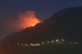 Gori na Lovćenu, vatra izmiče kontroli
