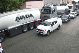 Na graničnim prelazima u Gradišci i Gradini duge kolone vozila