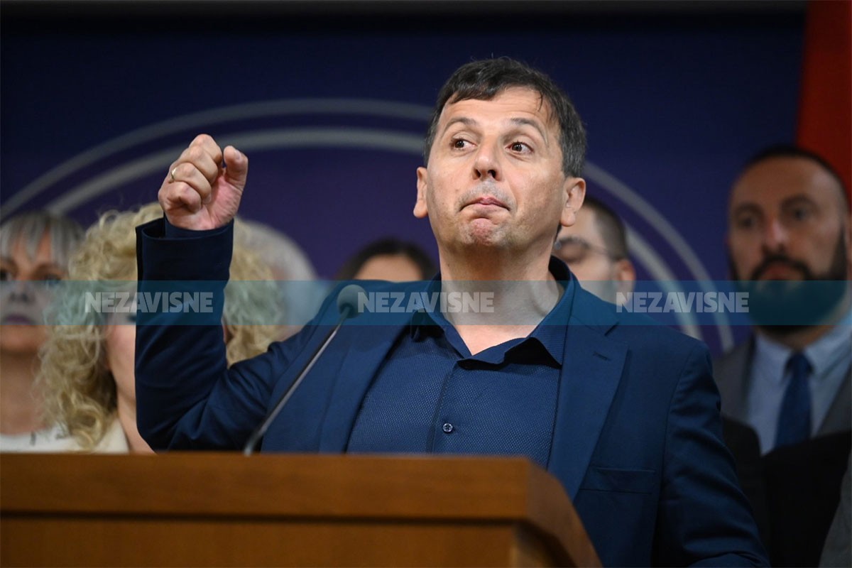 Vukanović izbačen iz sale Skupštine nakon što je Dodik pomenuo Crnatkovu pokojnu suprugu