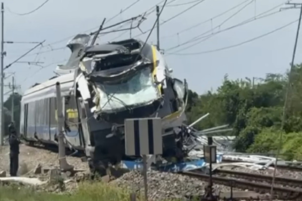 Voz naletio na kamion: Horor scene kod Slavonskog Broda (VIDEO)