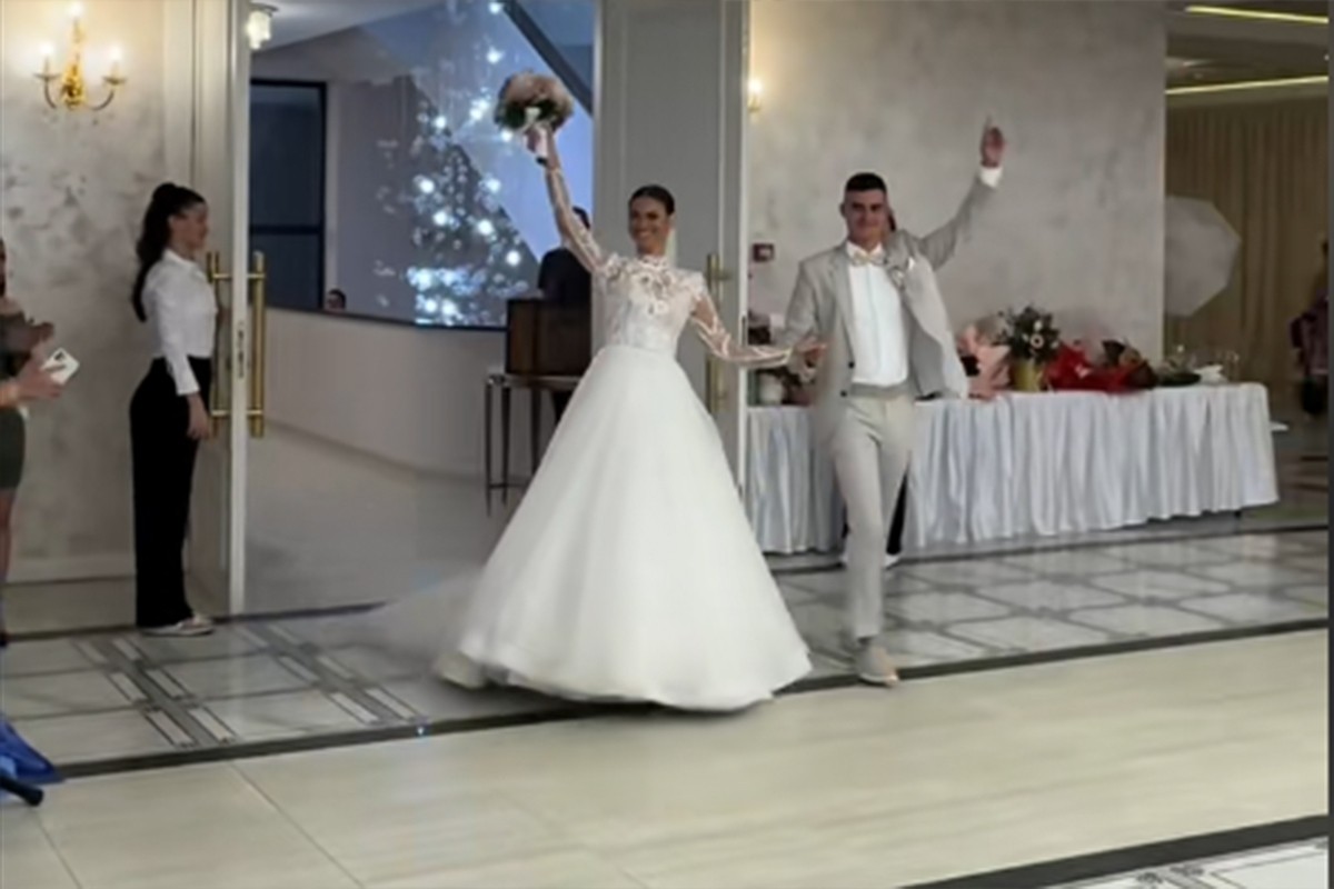 TikTok bruji zbog svadbe: Ona planirala bajku, on izabrao Ligu šampiona (VIDEO)