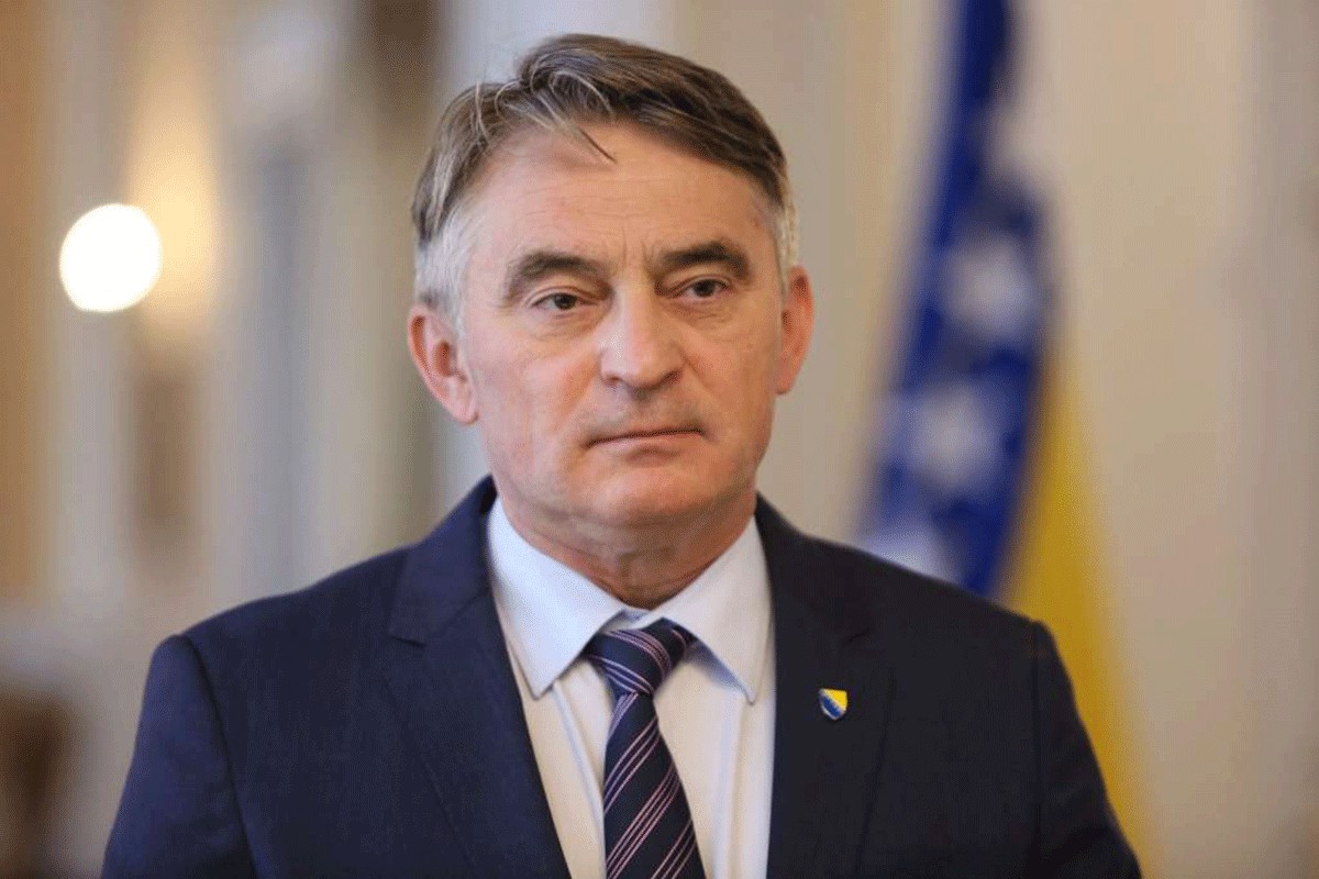Nakon ugrađivanja stenta: Željko Komšić se vratio na posao (FOTO)