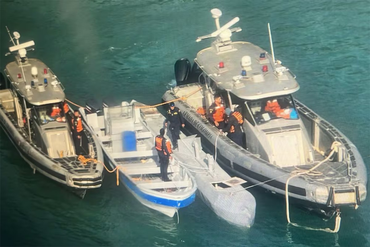 Kolumbijska policija presrela podmornicu nasred okeana i ostala u šoku
