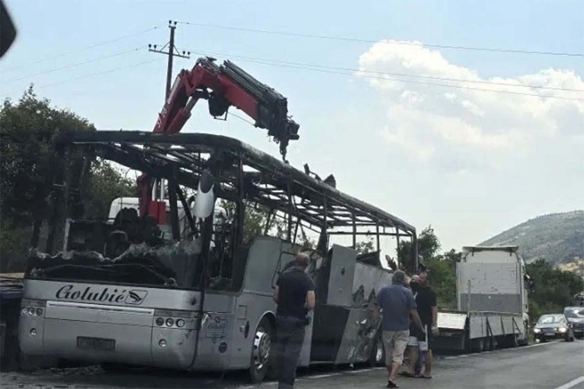 Zapalio se autobus iz BiH na putu u Crnoj Gori