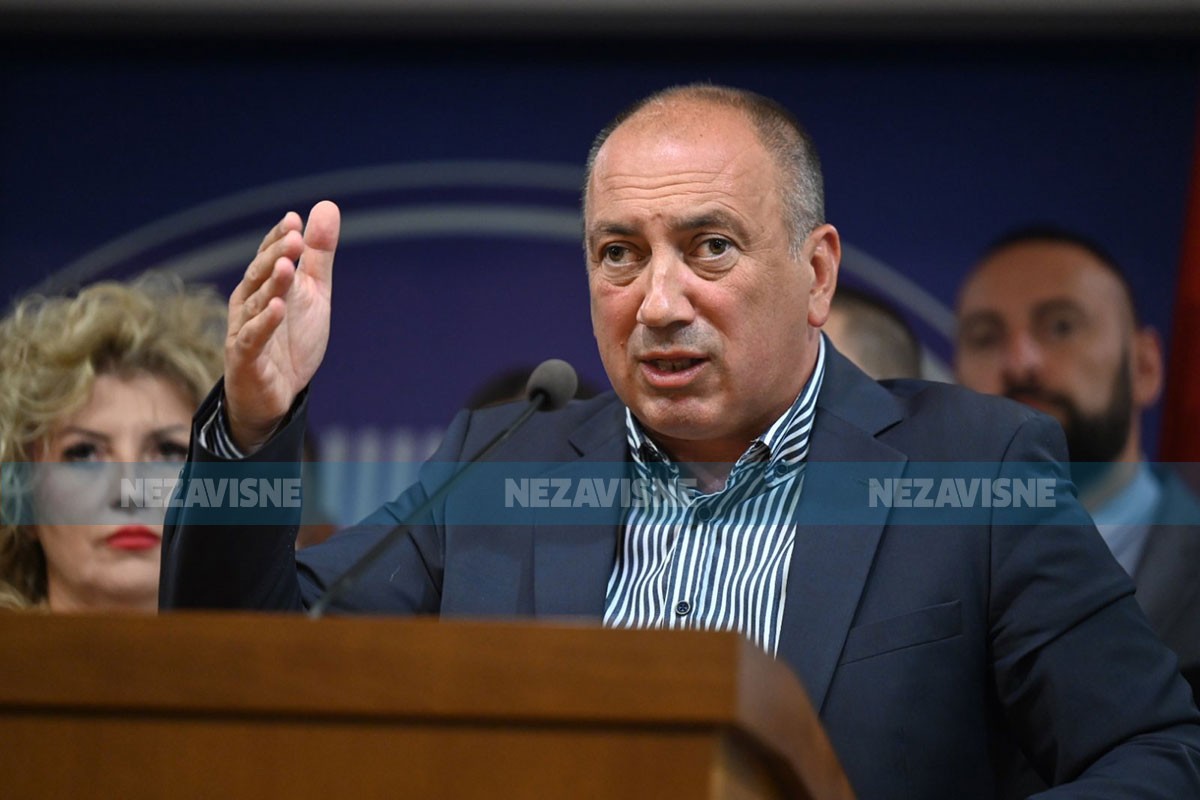 Crnadak: Čim spomenemo Dodika, vi nas upozoravate