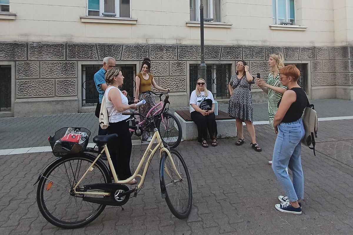 Feministička tura kroz Banjaluku i art-radionica