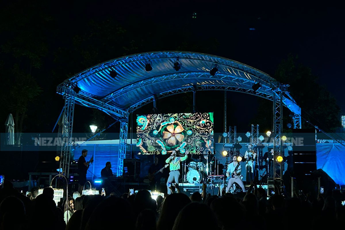 Adi Šoše očarao Banjaluku: Koncert pod zvijezdama pretvoren u noć za pamćenje (VIDEO)
