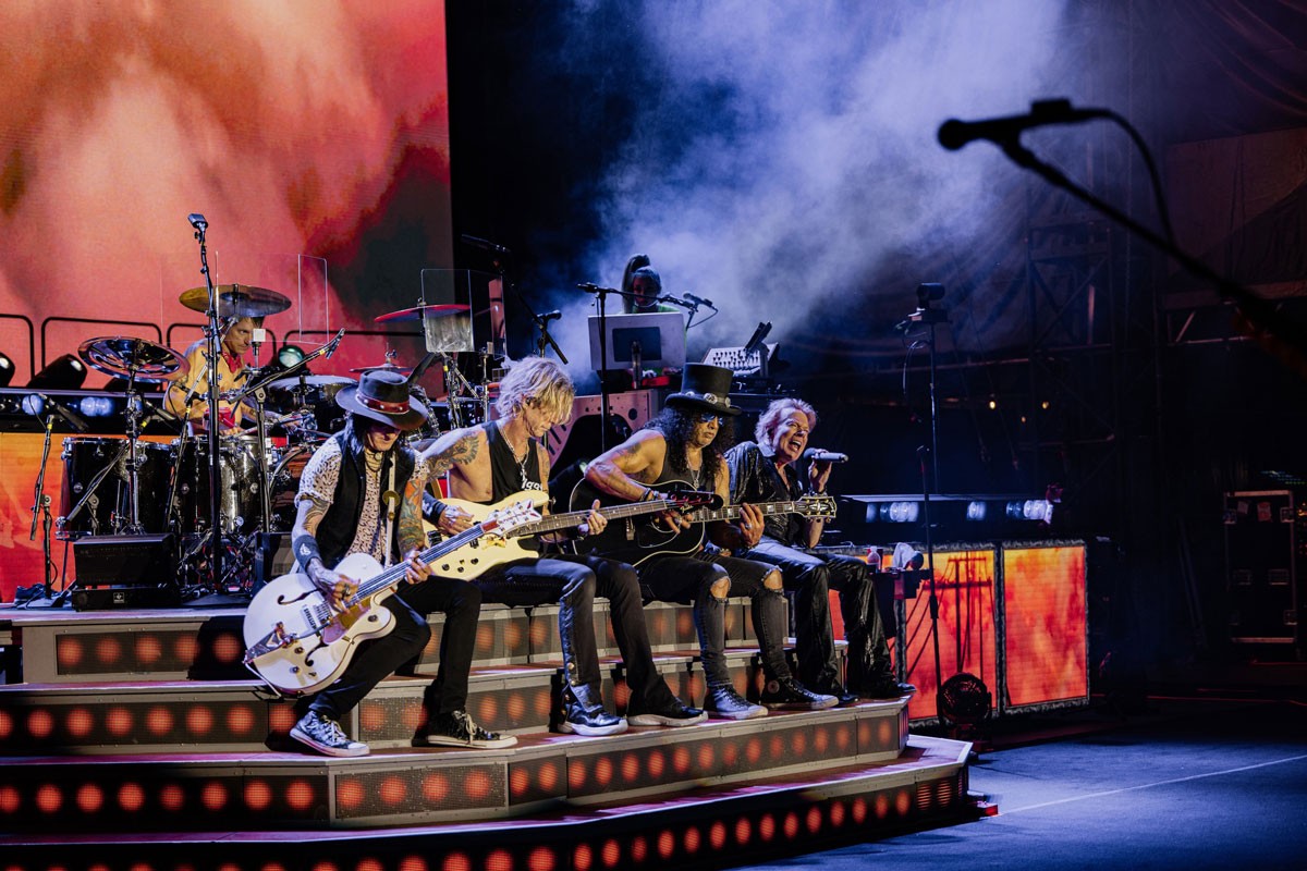 Obožavaoci sitno broje do koncerta grupe "Guns N' Roses"