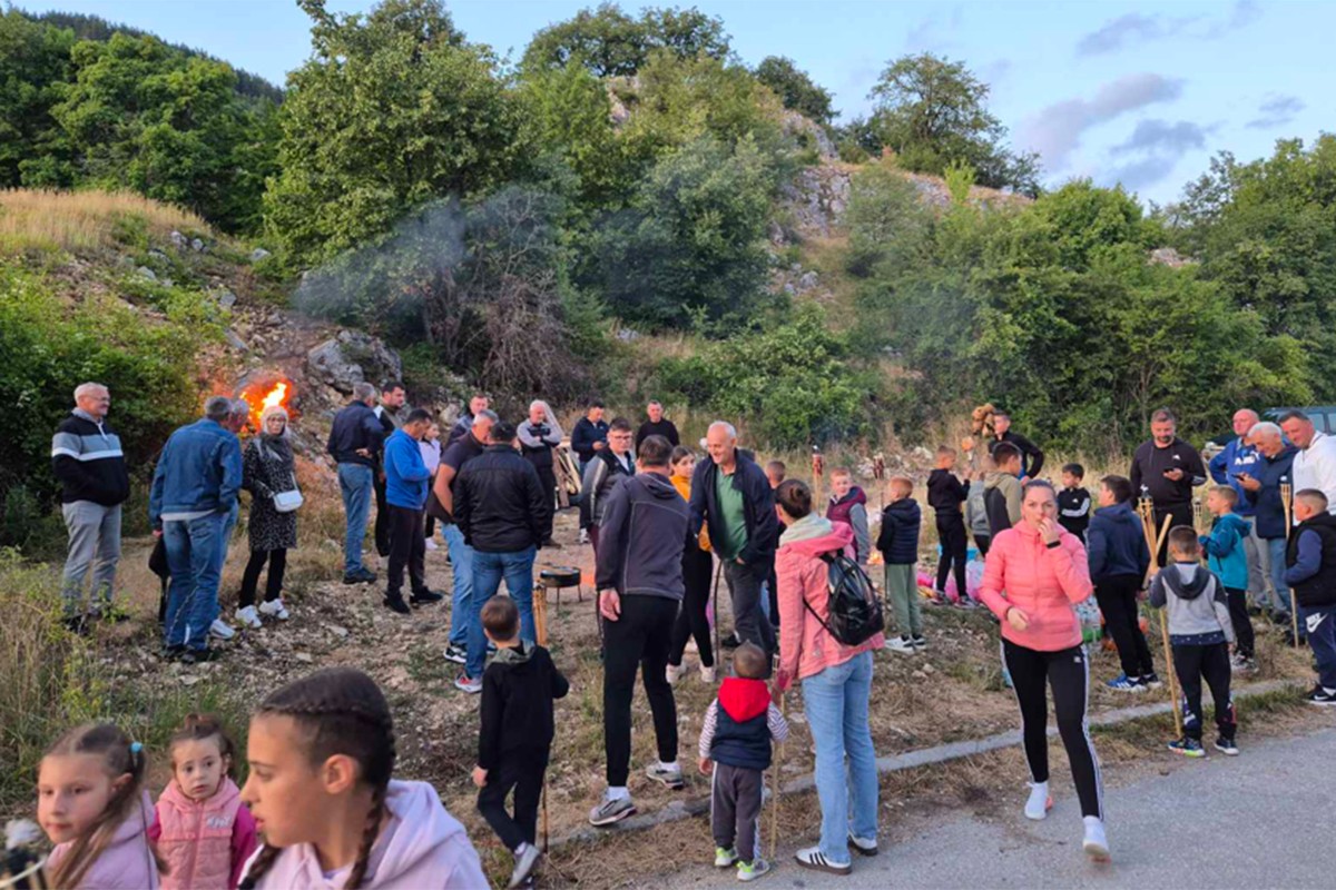 Lile na Romaniji okupile "i staro i mlado"