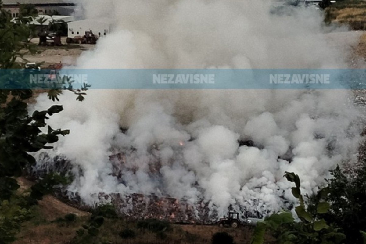 Vatrogasci o požaru kod Banjaluke: Nema opasnosti od izbijanja plamena