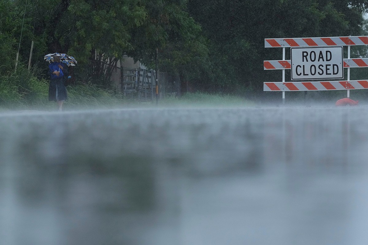 Poplave odnijele dva života u Nju Džersiju, pod vodom automobili