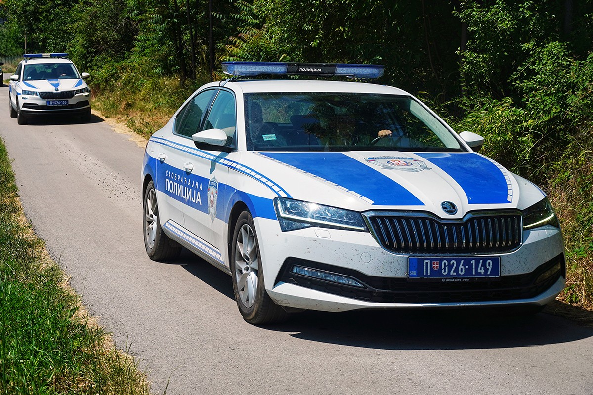 Stravičan zločin u Srbiji: Ubio suprugu i sina (7)