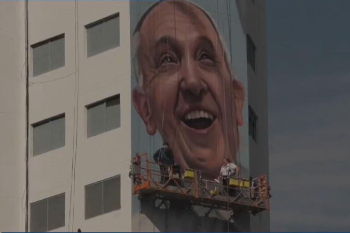 Papa Franja dobio najviši mural na svijetu (FOTO, VIDEO)