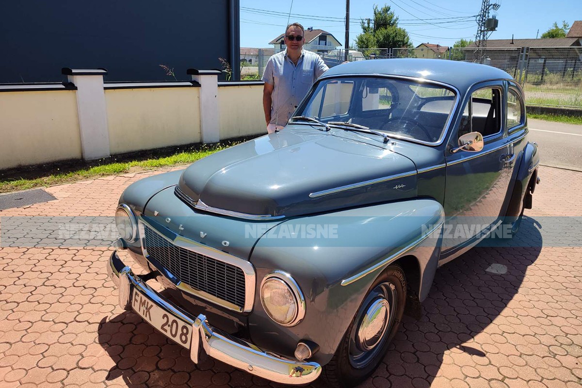 Duškov volvo star 63 godine prevalio 2.450 km od Stokholma do Srpca (VIDEO, FOTO)