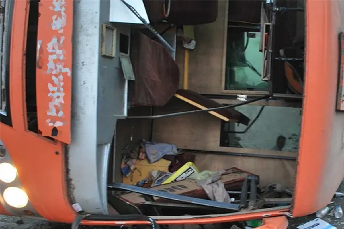 Autobus se survao u provaliju u Peruu, poginulo najmanje 15 ljudi
