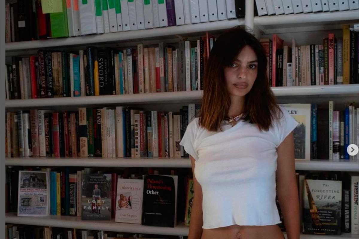 Emili Ratajkovski ponovo gola: Rukama pokrila samo dio (FOTO)