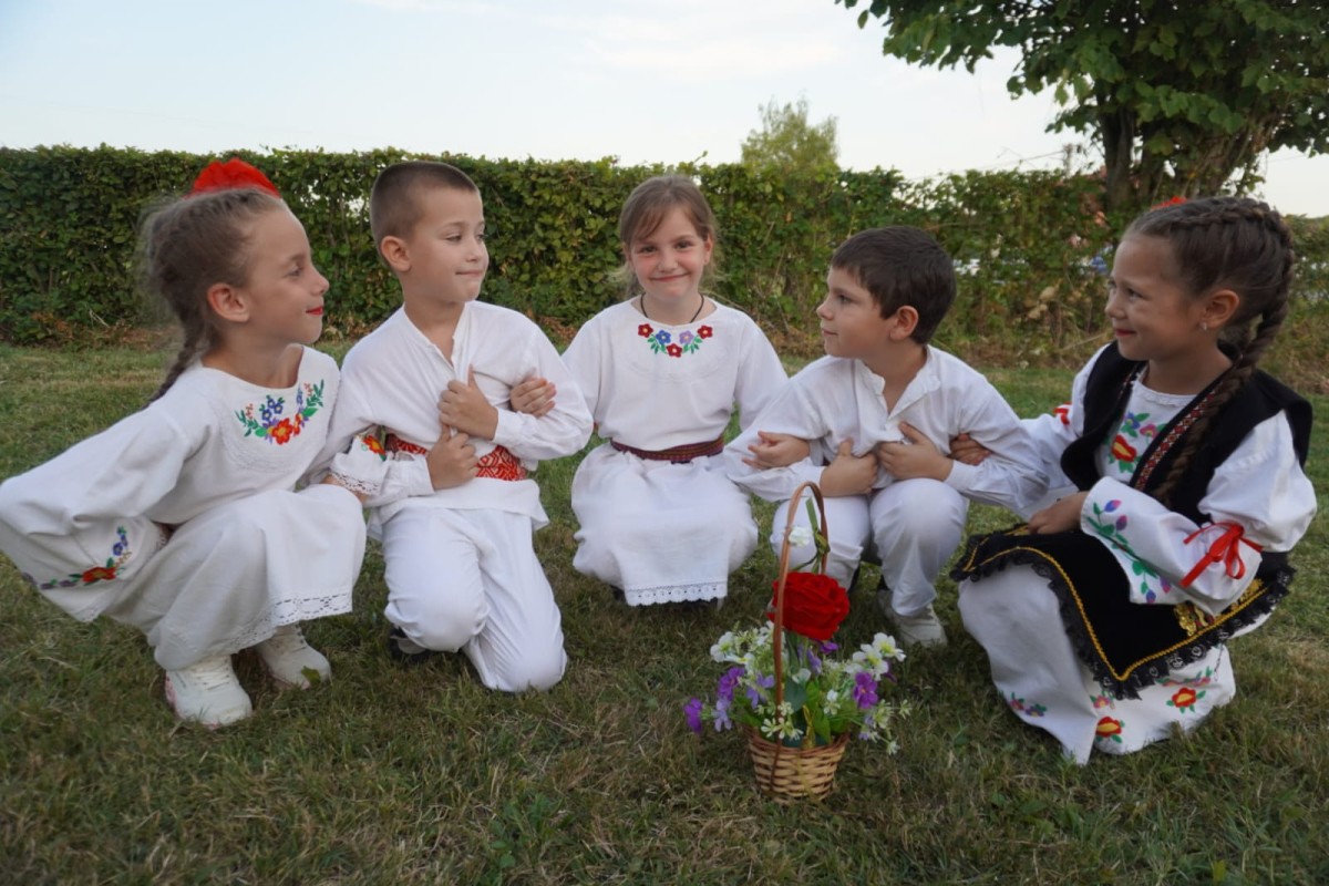 Cijeli Bakinci žive za folklor