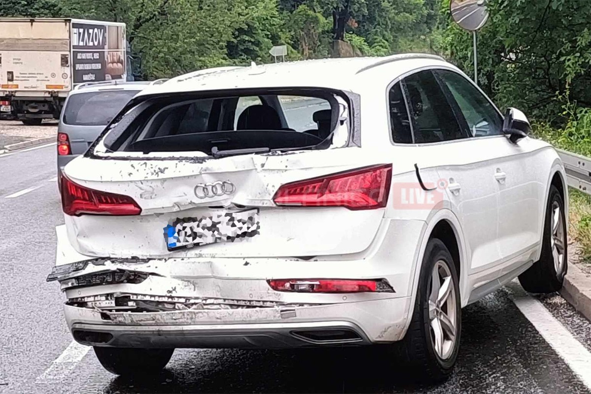 Dok je gasio požar na tuđem autu kamion se zakucao u njegov u kojem je bila kćerka