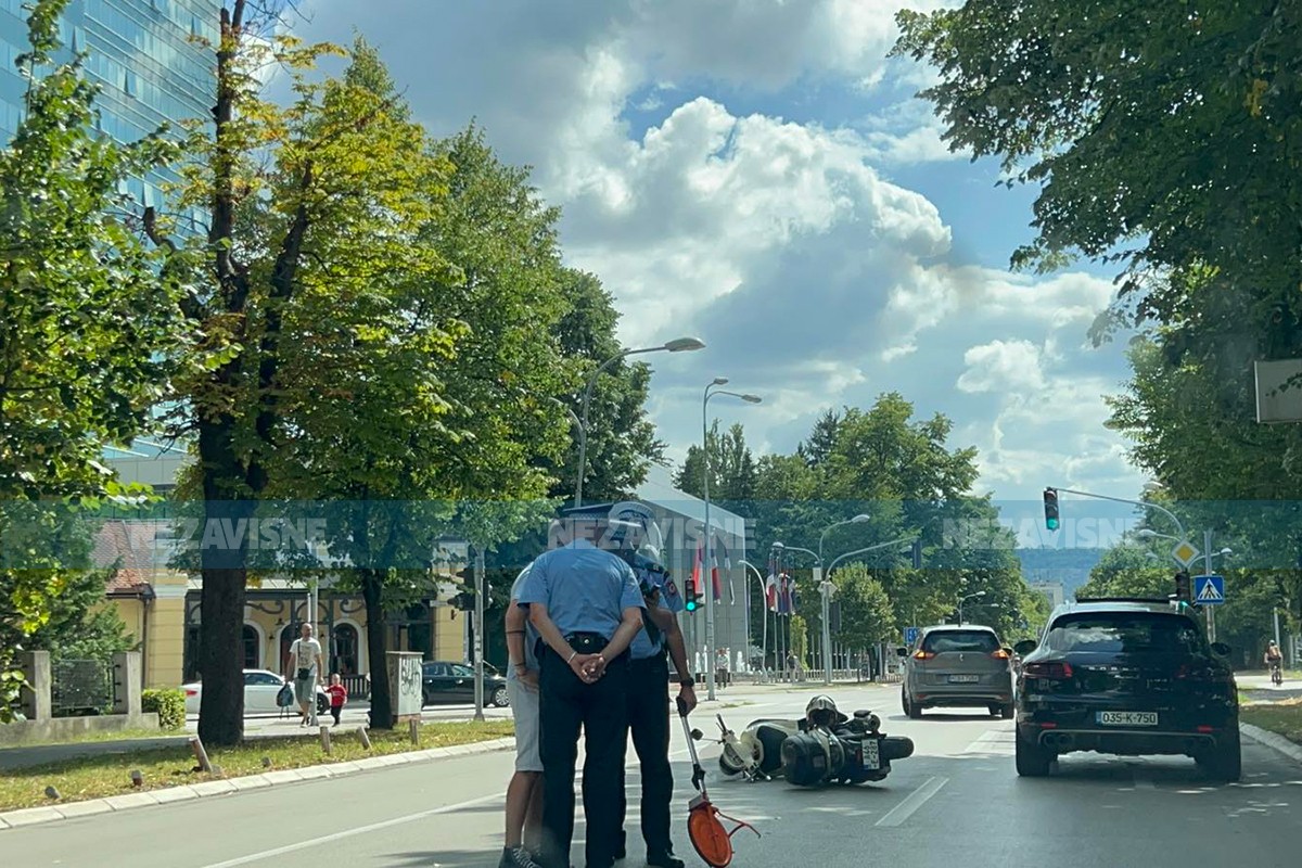 Banjaluka: Sudar motocikla i automobila (FOTO, VIDEO)