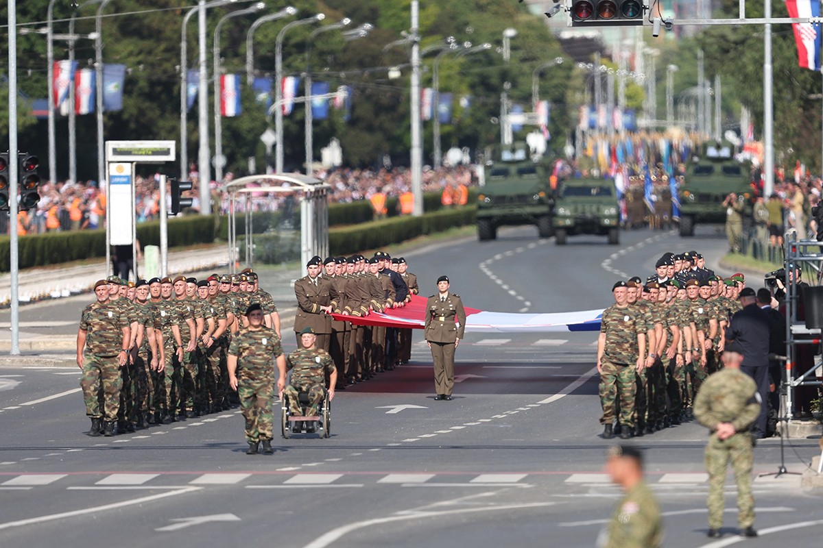 Vojna parada u Zagrebu: Hrvatska sa saveznicima slavi egzodus 250.000 Srba