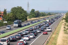 Poginula dva muškarca kod Novske, pretrčavali auto-put
