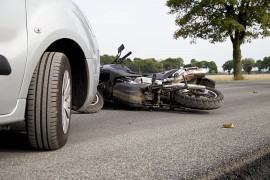 Sudar automobila i motocikla u Zvorniku, dvije osobe povrijeđene