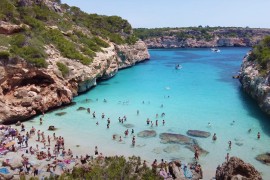 Influenseri uništili poznatu plažu (VIDEO)