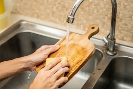 Kako brzo očistiti kuhinjske daske?