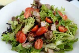 Nutricionisti upozoravaju na jednu stvar u salatama: "Ubija sve ...