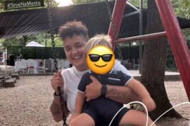Marija Šerifović uživa sa sinom