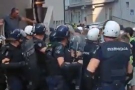 Sukob na blokadi ispred suda u Novom Pazaru, intervenisala policija ...