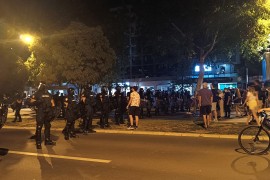Incidenti tokom protesta građana i okupljanja pristalica SNS-a (FOTO ...