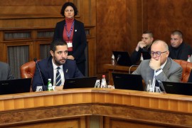 Momirović i Vesić prebačeni u kućni pritvor