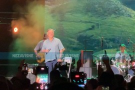 Halid Bešlić se zahvalio Vladi Đajiću: "Zbog zdravlja sam vezan za ...