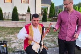 Veče epske poezije i gusala u Kravici