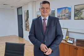 Pomama za foteljama Tegeltijinih pomoćnika i platom od 4.500 KM