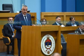 Poslanici raspravljaju o Viškovićevoj ostavci, šta je rekao na ...