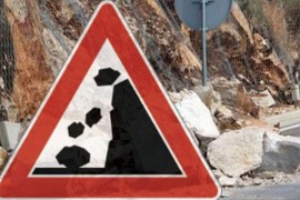 Oprez zbog klizavih kolovoza i mogućih odrona