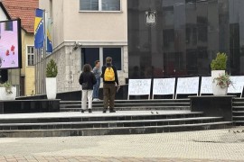 Amela Bećirspahić, žrtva nasilja u porodici, započela mirni protest ...