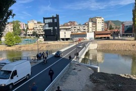 Otvoren novi most u Kosovskoj Mitrovici, glavni i dalje zatvoren