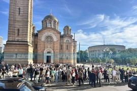Protest u Banjaluci: Parlament raspravlja o rasvjeti, građani traže ...