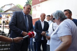 Dodik u Vlasenici: Obnovićemo ljudima stanove prije zime