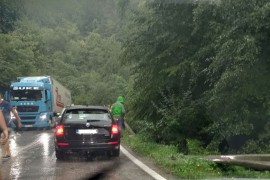Teška nesreća na magistrali: Auto sletio, poginuo suvozač