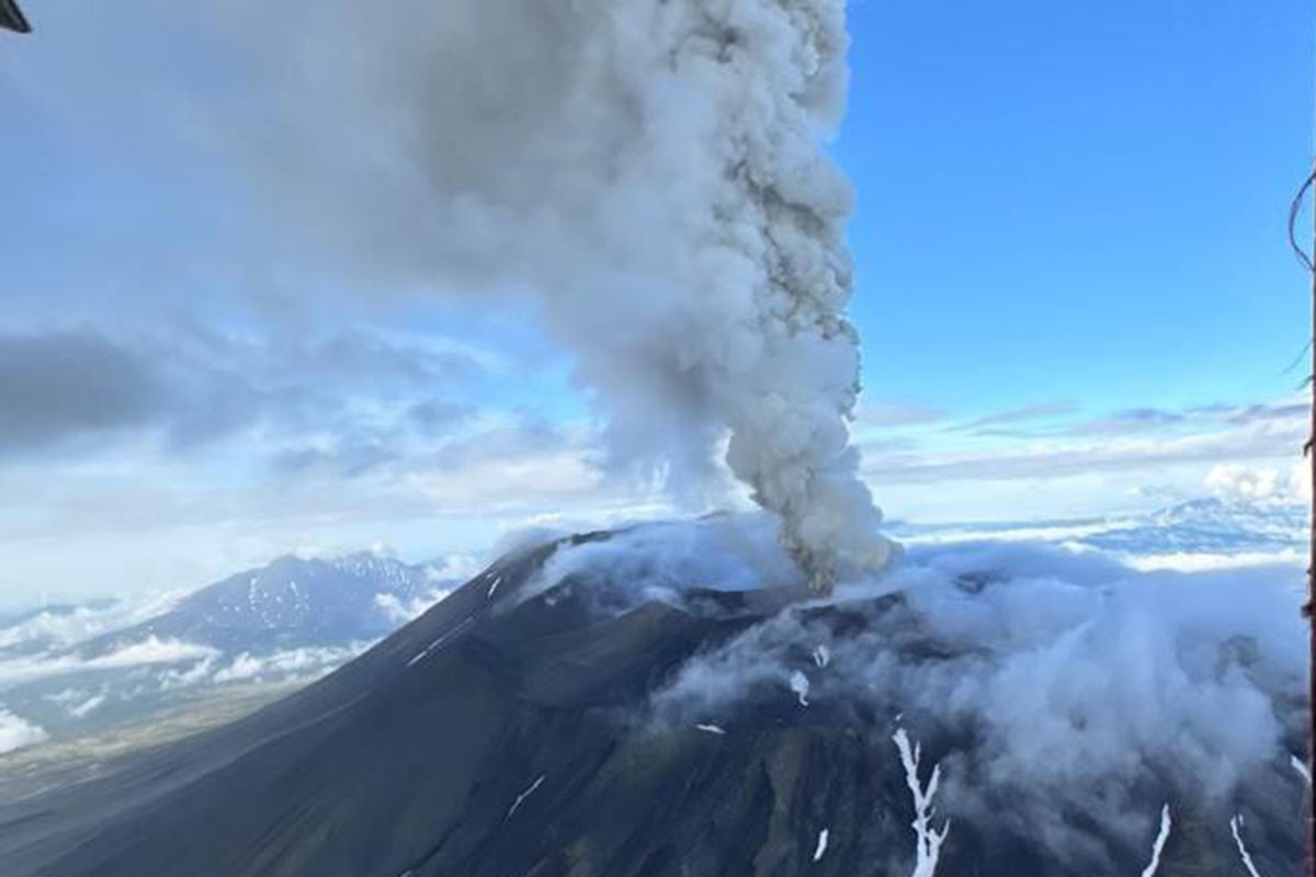 Zemljotres možda pokrenuo vulkan na Kamčatki, prva erupcija nakon 600 godina (FOTO, VIDEO)