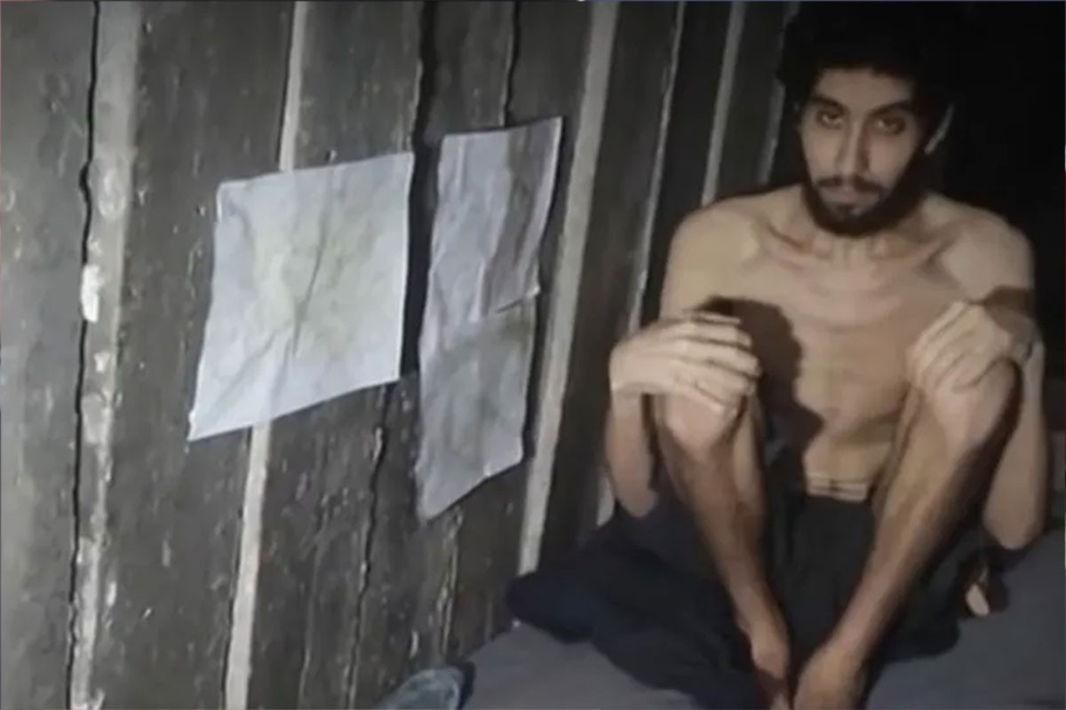 Strašna slika iz tunela ispod Gaze: Hamas snimio taoca, precrtava datume i kopa sebi grob? (VIDEO)