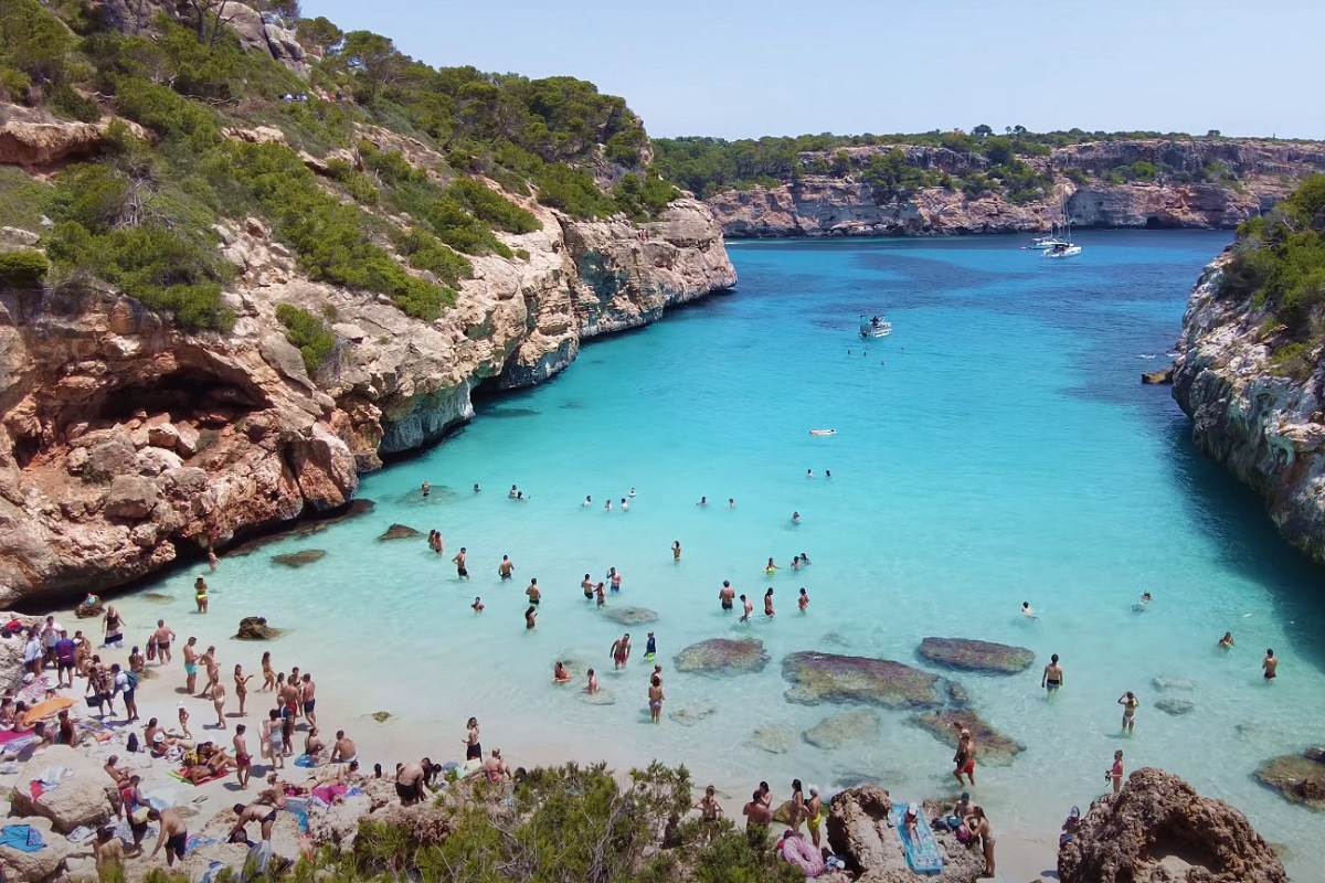 Influenseri uništili poznatu plažu (VIDEO)