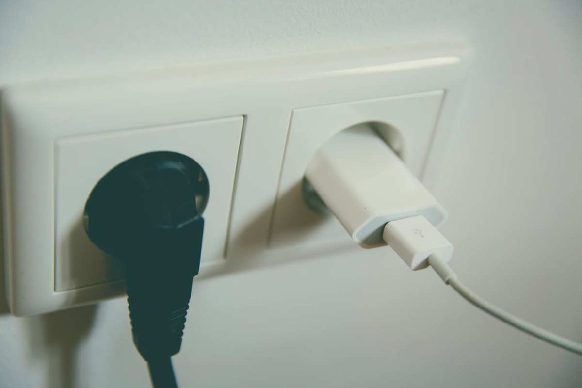 Tri električna uređaja nikada ne treba isključivati iz struje, razlog će vas iznenaditi