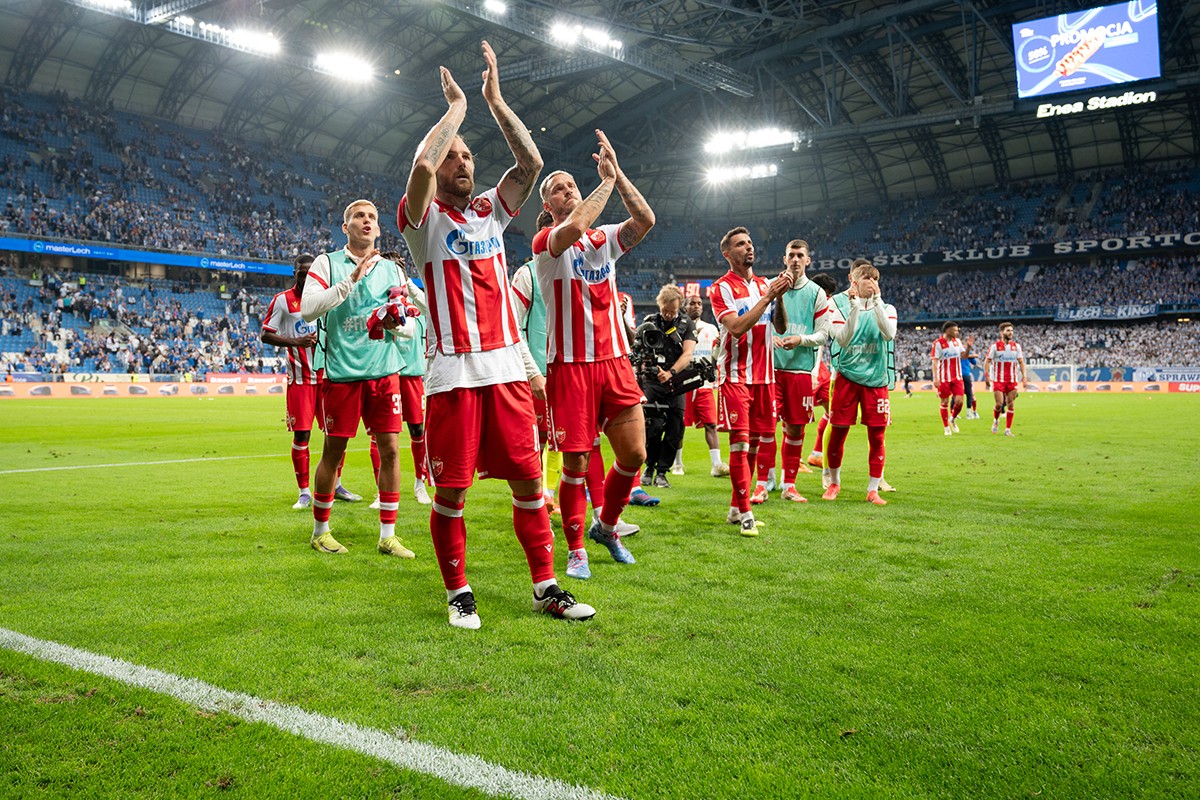 Poljaci transparentom oduševili Srbe, Zvezda se zahvalila (FOTO)