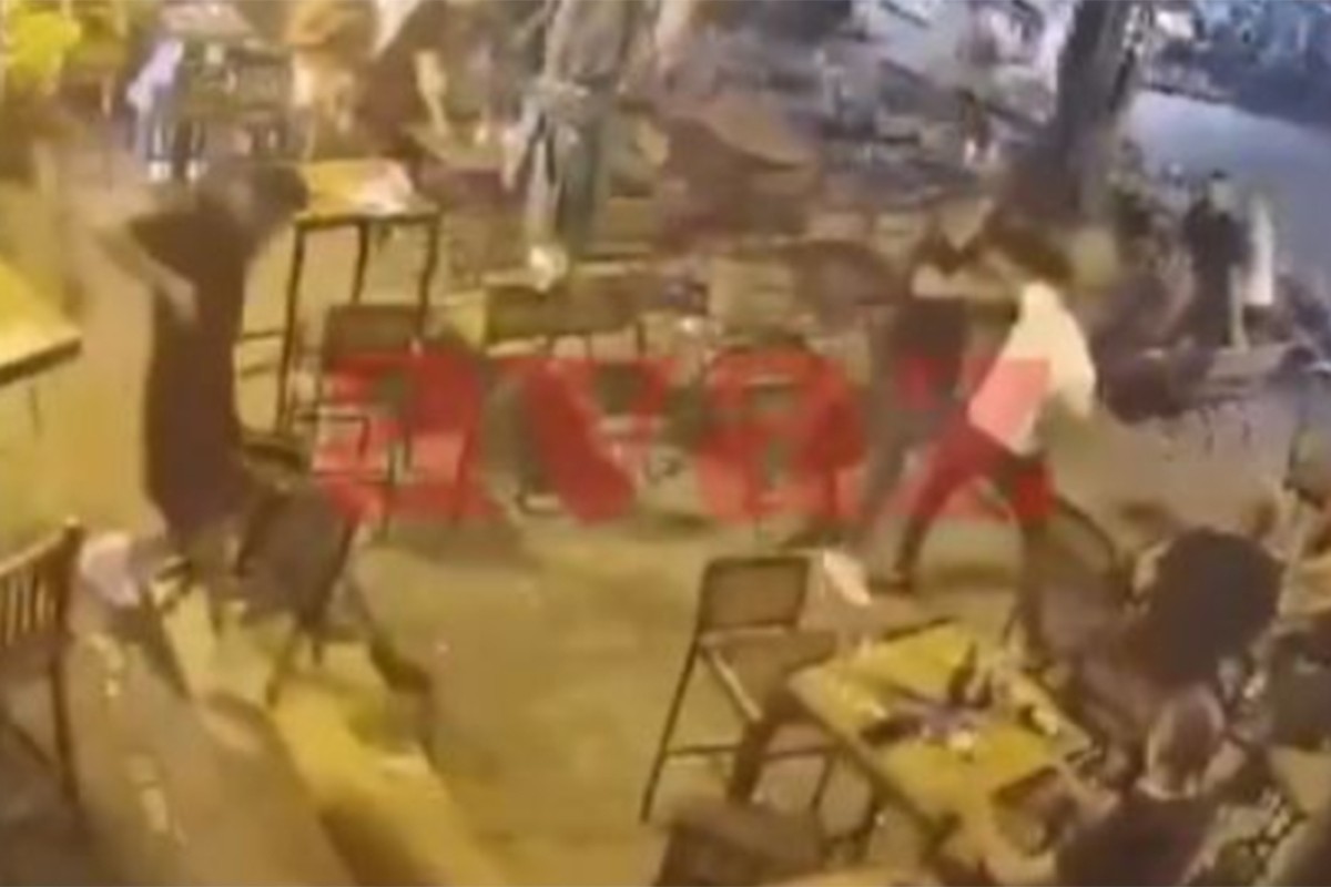 Uznemirujući snimak iz Živinica: Više osoba se tuklo u kafani